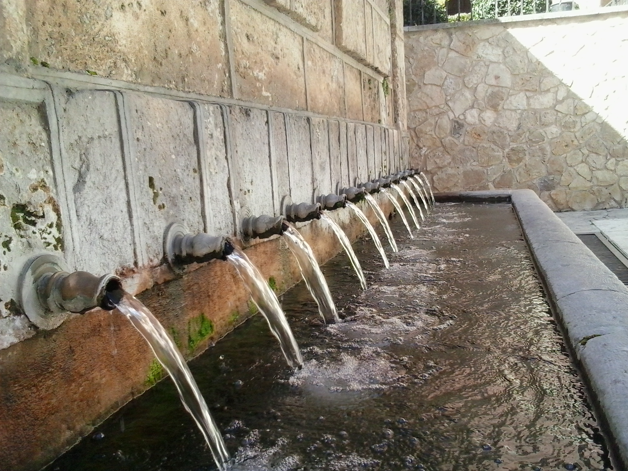 Fuente de los 12 caños